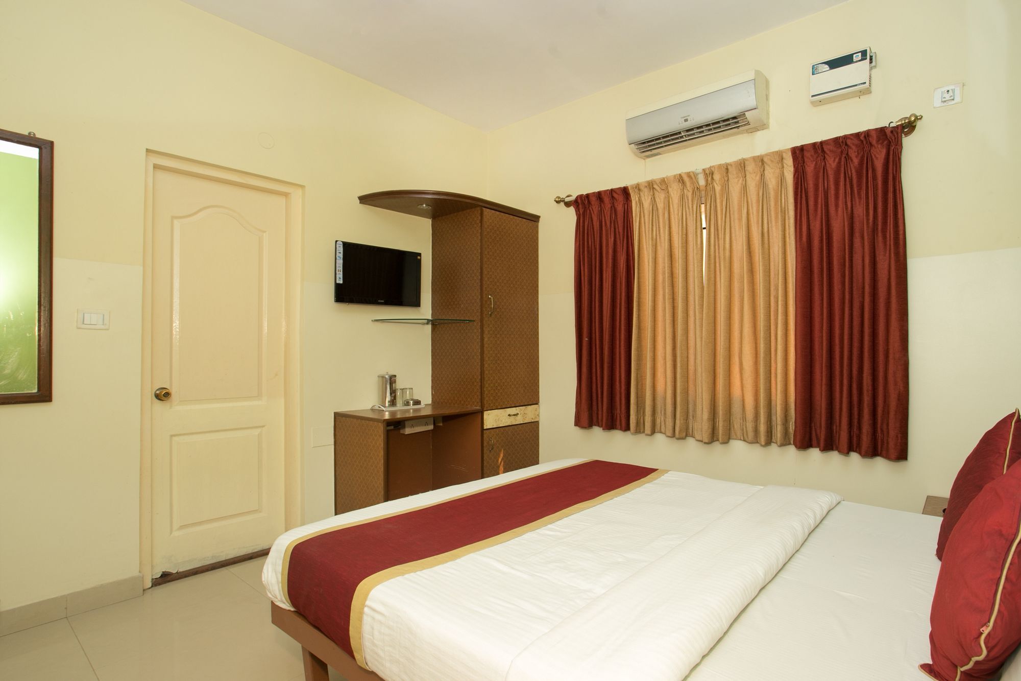 Oyo 10478 Raj Residency Hotell Bangalore Eksteriør bilde