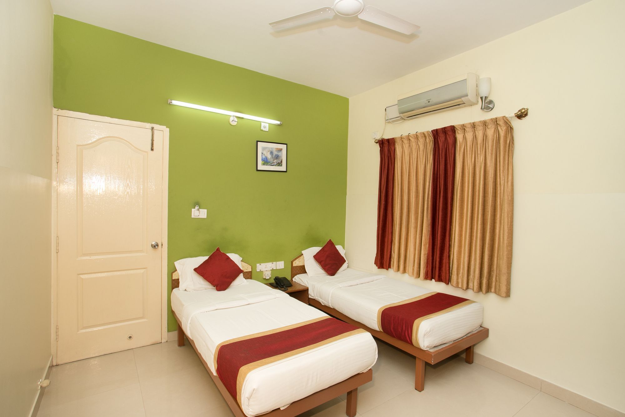 Oyo 10478 Raj Residency Hotell Bangalore Eksteriør bilde